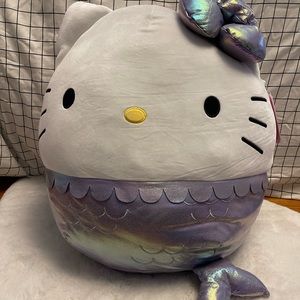 Hello Kitty Squishmallow